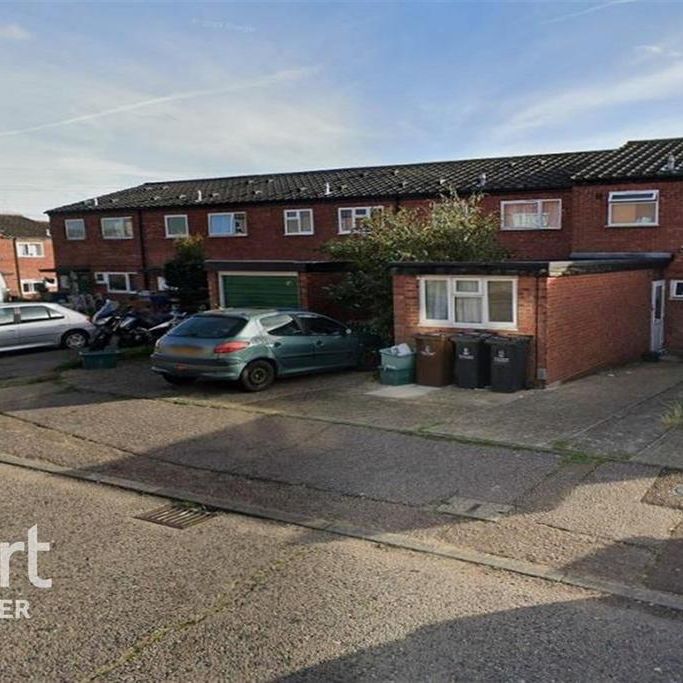 1 bedroom in a house share to rent - Photo 1