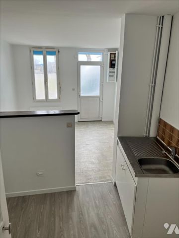 A LOUER OISSEL MAISON DE VILLE F3 - Photo 3