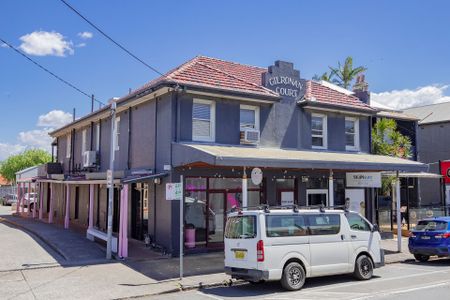 Oversized 2 Bedroom Apartment - Photo 3