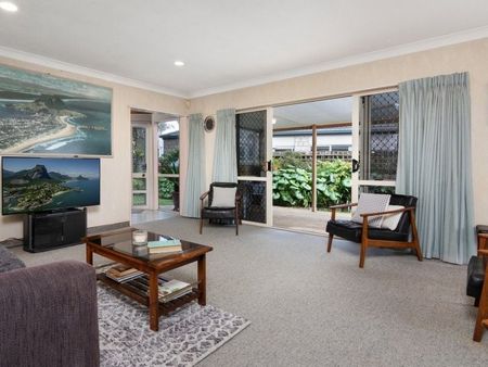 FAMILY HOME IN BAYFAIR ESTATE - Photo 5