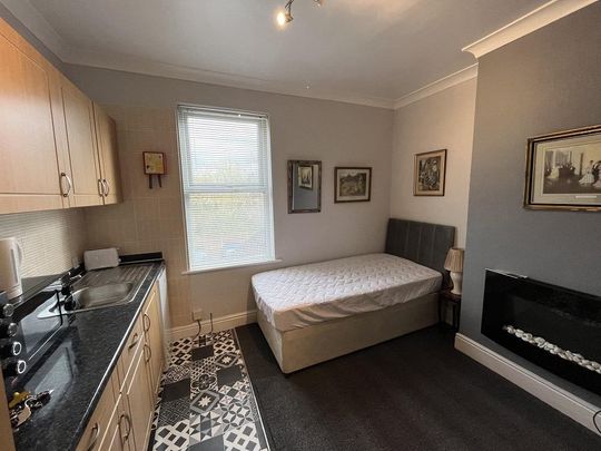 Studio to rent - Photo 1