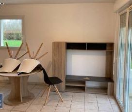 Location Appartement 2 pièces 45m² TONNAY CHARENTE 17430 - Photo 1