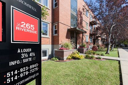 265 Rue Riverside, Longueuil, QC - Photo 3