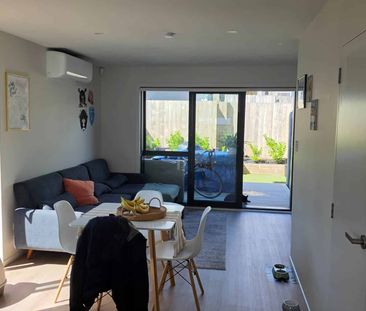 Stylish & Modern 2-Bedroom Townhouse - Photo 1