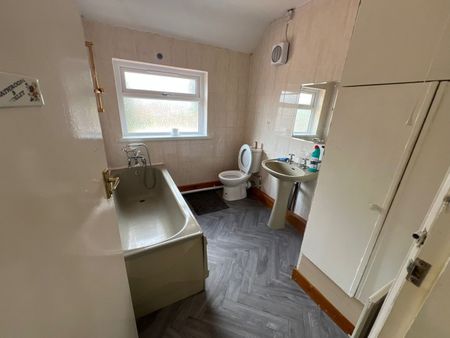 3 Bed Terraced House, Runnymede Road, B11 - Photo 2