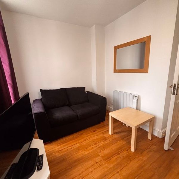 Ivy Lane, Canterbury - Photo 1