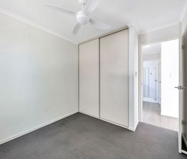 49 Greenhills Rd, Victor Harbor SA 5211 - House For Rent | Domain - Photo 2