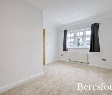 5 bedroom detached house to rent - Photo 2