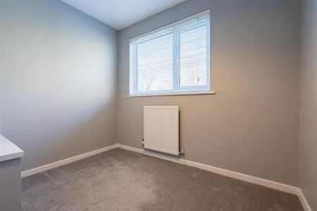 3 bedroom semi-detached house to rent - Photo 5