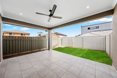 13 Rocco Place, Green Valley, NSW 2168 - Photo 4