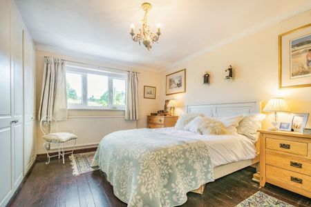 6 bedroom detached house to rent - Photo 3