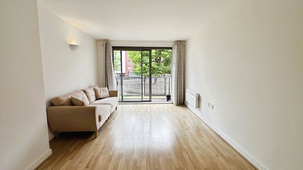 Deals Gateway, London, SE13 - Photo 1