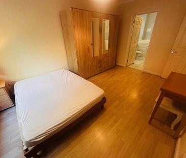 2 bedroom flat to rent - Photo 6