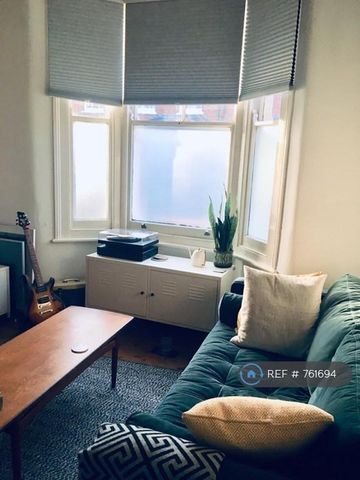 1 bedroom flat to rent - Photo 3