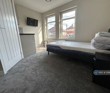 1 bedroom in a house share to rent - Photo 4