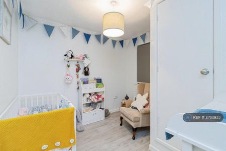 4 bedroom detached house to rent - Photo 4