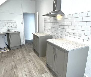 2 bedroom end of terrace house to rent - Photo 4