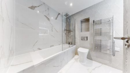 1 Bedroom Flat - Photo 2
