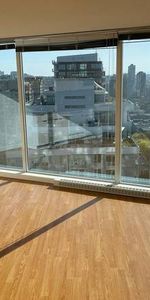 - One-Bedroom + Den Apartment in Downtown Vancouver with City view - Photo 3