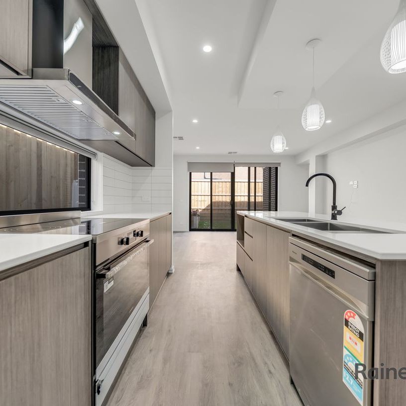 Spacious and Modern Living at 28 Aurora Drive Cranbourne West - Photo 1