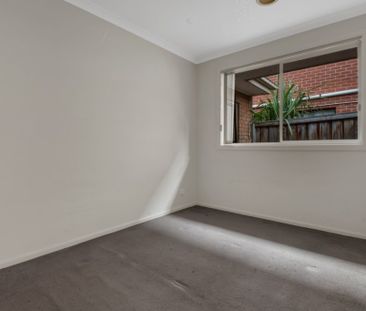 4 Bedroom Home in the Heart of South Morang! - Photo 4