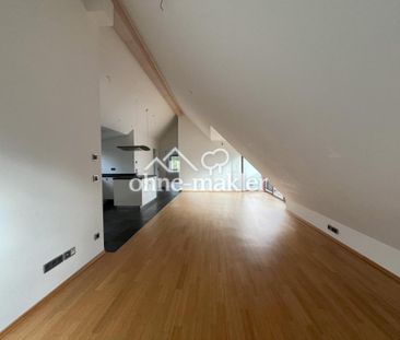 Lichtdurchflutete 3 Zimmer Dachgeschosswohnung Inmitten von München... - Foto 1