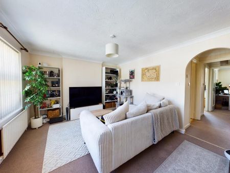 2 bedroom flat to rent - Photo 2