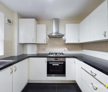 2 bedroom semi-detached house to rent - Photo 4