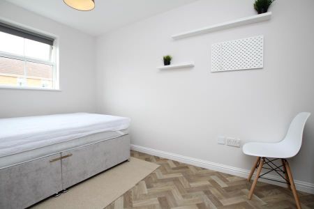 4 bedroom terraced house to rent - Photo 2