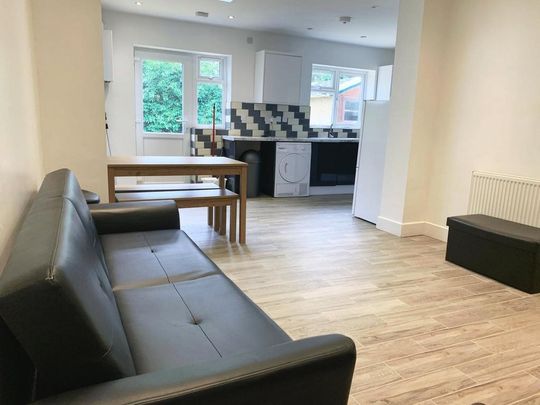 5 bedroom house to rent - Photo 1