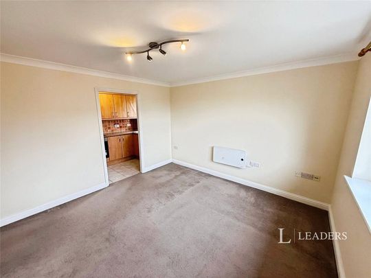 2 bedroom flat to rent - Photo 1
