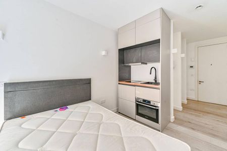 Studio to rent - Photo 2