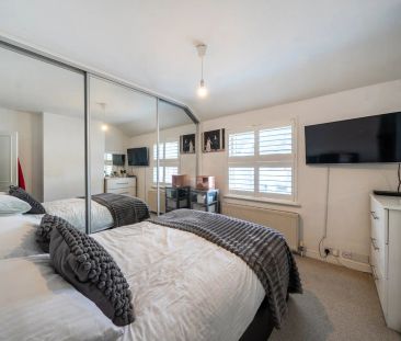 3 bed end of terrace house to rent in Primrose Gardens, Bushey, WD23 - Photo 5