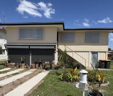 Renovated family home - Apply now! - Photo 1