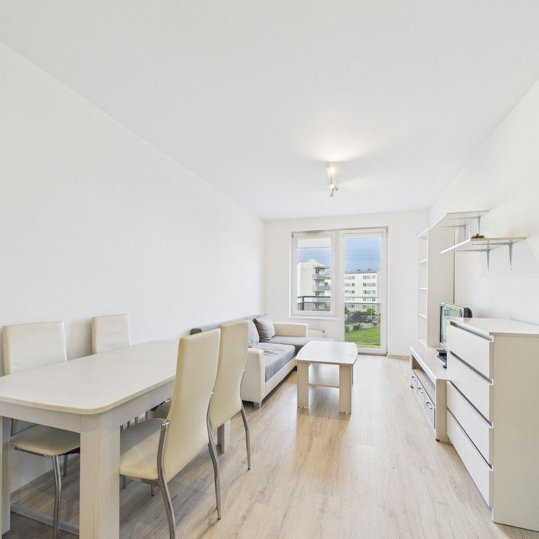 Dwa pokoje z garażem na strzeżonym osiedlu - Zdjęcie 1