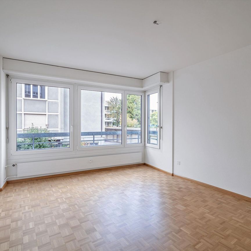 "Moderne 2.5 Zi Wohnung nähe Spalentor!" - Photo 1