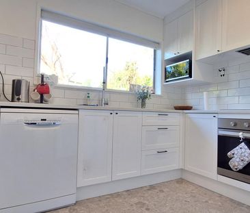 Renovated Home in a Prime Lunn Avenue Location - Photo 5