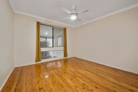 27 Queenscliff Drive, 2560, Woodbine Nsw - Photo 2