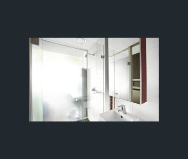 Furnished One Bedroom Apartment - Enjoy inner city living - Photo 5