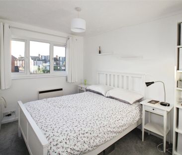 Hopwood Close, London, SW17 0AG - Photo 4