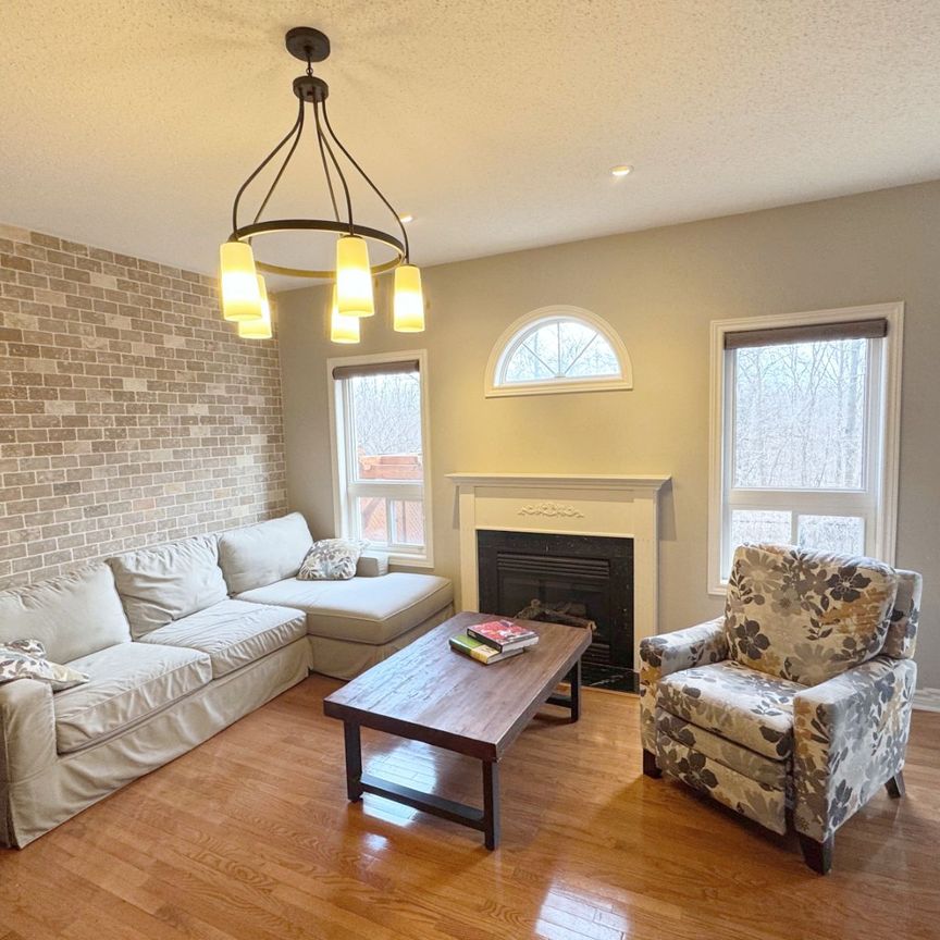 For Lease - 2429 Whitehorn Drive, Burlington, Ontario - Photo 1