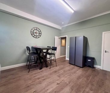 Victoria Road (room 1), Morley, Leeds - Photo 2
