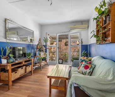 Peaceful beachside living in the heart of Coolangatta - Photo 2