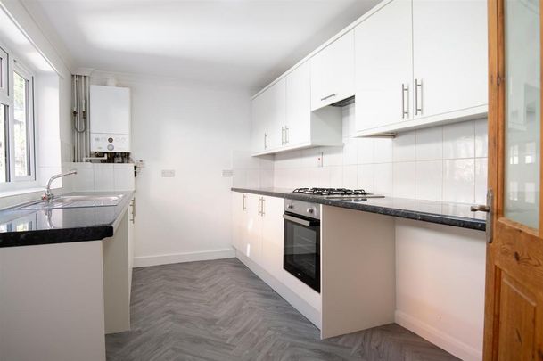2 bedroom terraced house to rent - Photo 1