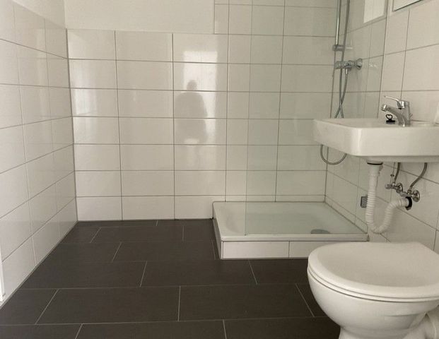 Top renovierte 2-Zimmer-Wohnung mit Balkon - Foto 1