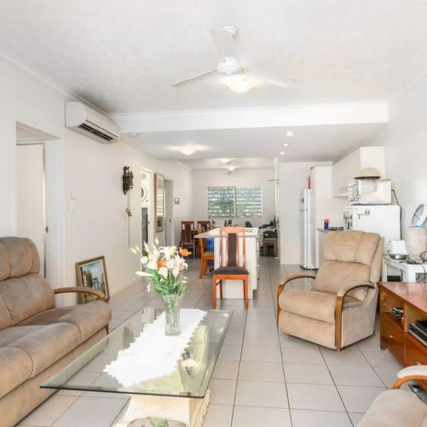 Modern unfurnished apartment close to the CBD - Photo 1