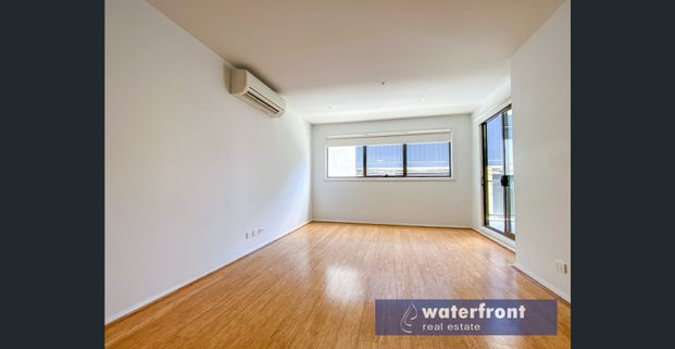 SPACIOUS 2 BEDROOM APARTMENT IN A GREAT UNI HILL LOCATION - Photo 1