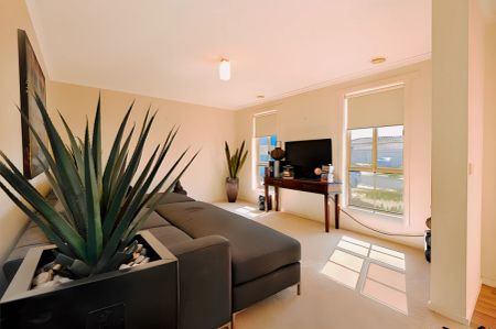 2 Bed, 1 Bath - Photo 4