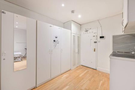 Studio to rent - Photo 2