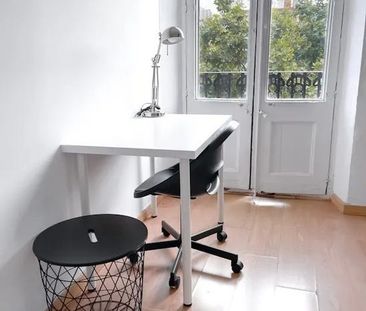 Carrer la Rambla, Barcelona, Catalonia 08002 - Photo 2